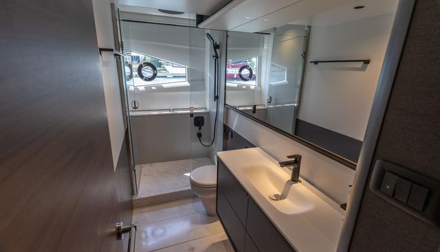 S65532 yacht for sale 24