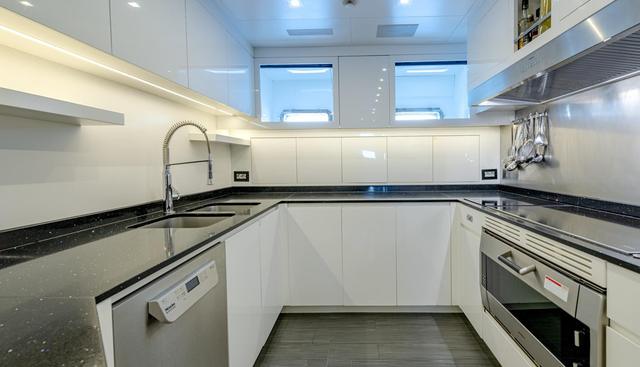 Black Legend yacht for sale 43