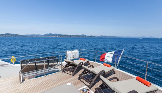 MIRA yacht for sale 28