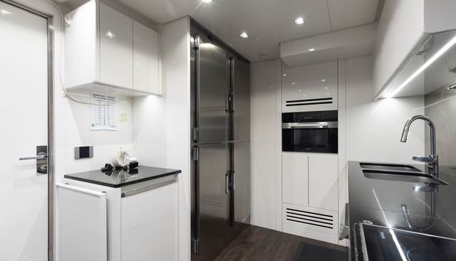 GOLDENEYE yacht for sale 19