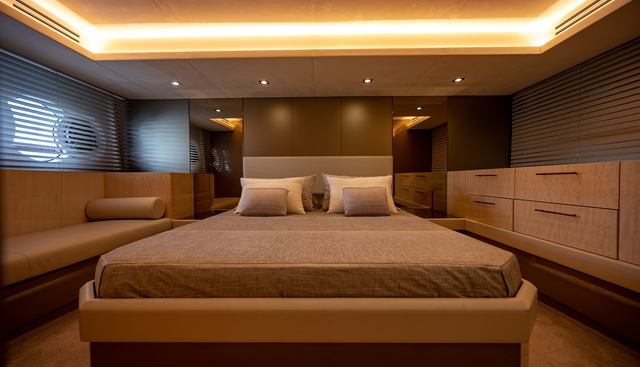 FIVE WEEKS yacht for sale 7