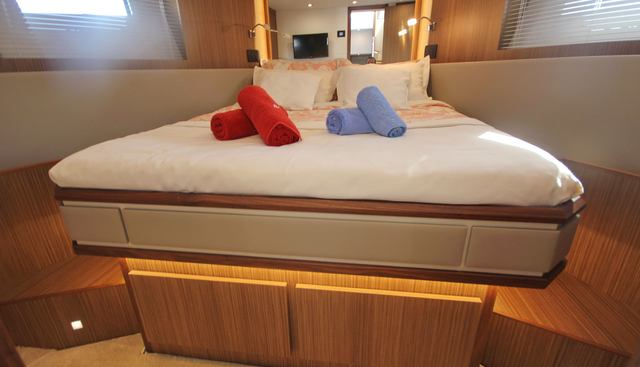 SHAKESPEARE IV yacht for sale 32