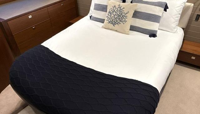 FEATHERS yacht for sale 3