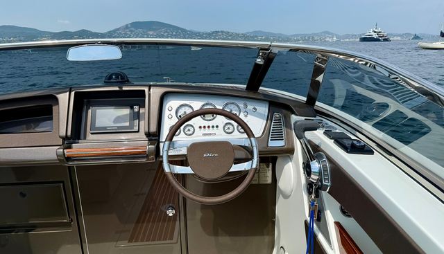 LULU yacht for sale 14