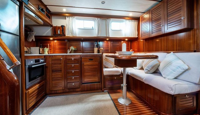 NIU TRANQUIL yacht for sale 399