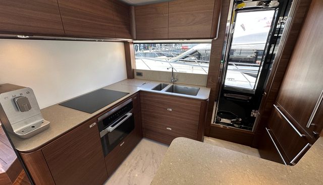 Y80018 yacht for sale 44