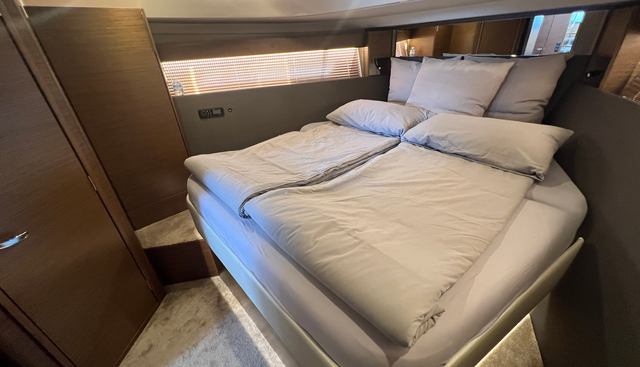 White Pearl yacht for sale 37