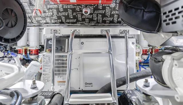 Commodore Two yacht for sale 55