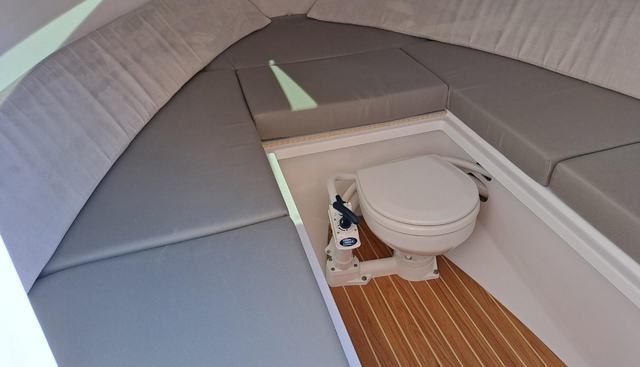F650 yacht for sale 42