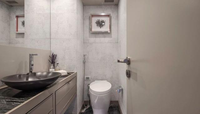 Q.M. yacht for sale 22