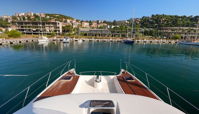 013 yacht for sale 23