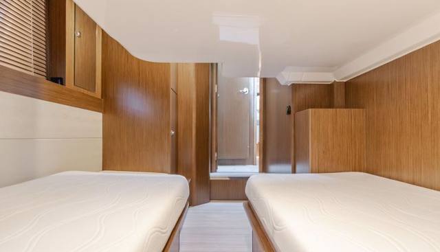 Special Place yacht for sale 32