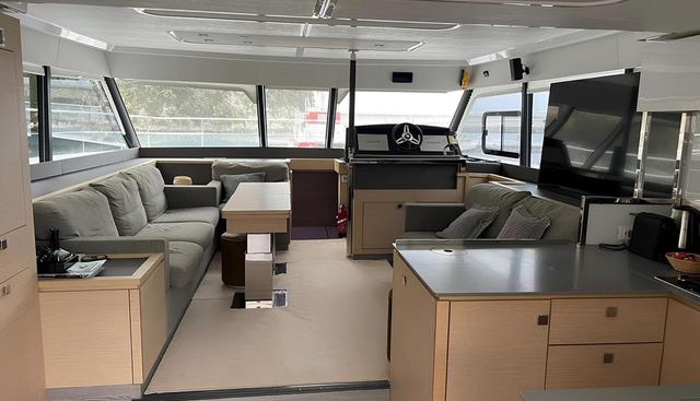 FOUNTAINE PAJOT MY6 yacht for sale 12