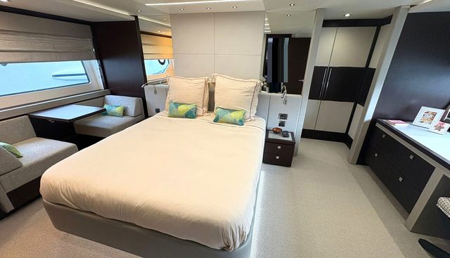 Y76 yacht for sale 32