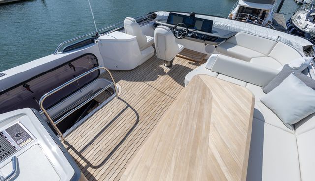 S65532 yacht for sale 9