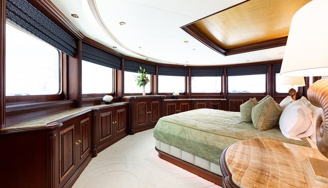 QUEEN MAVIA yacht for sale 22