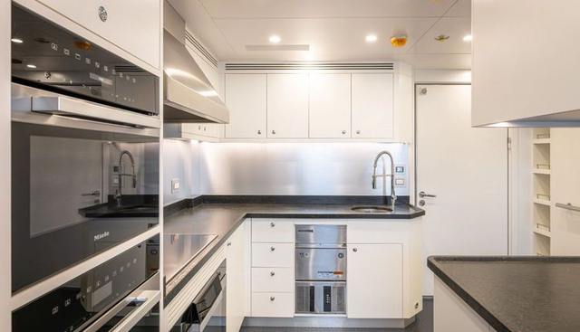 SEVEN SEAS yacht for sale 34