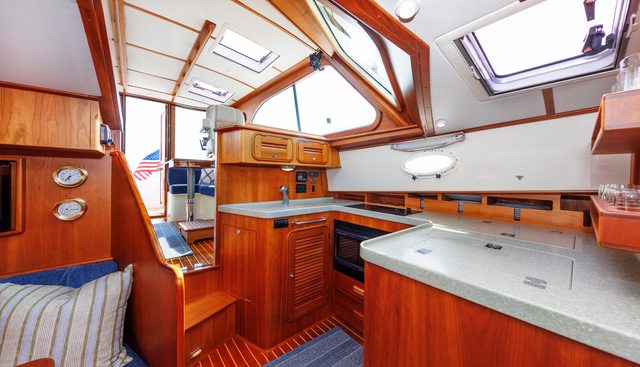 Ruckus yacht for sale 33