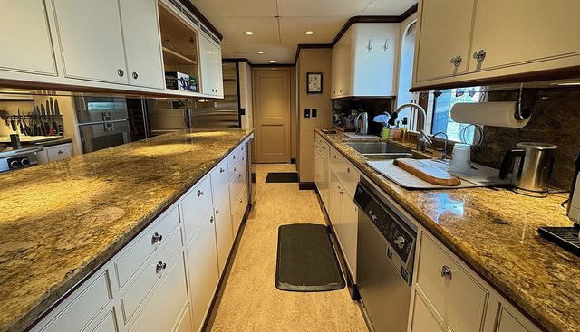 ZEXPLORER yacht for sale 10
