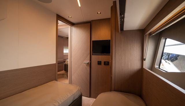 4282555 yacht for sale 43