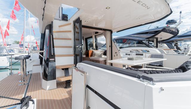 ALLOUISE yacht for sale 13