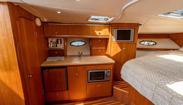 Escapade yacht for sale 17