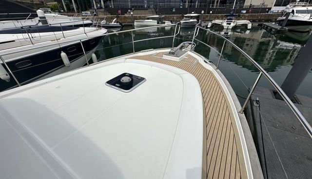 Roma yacht for sale 10