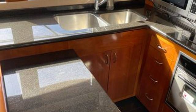 PISCO SOUR yacht for sale 22