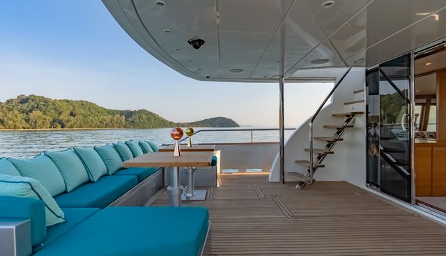 HUMMINGBIRD yacht for sale 17