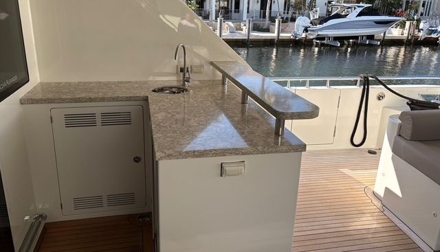 Bella Lisa yacht for sale 25