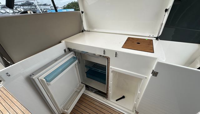 Satisfaction yacht for sale 10