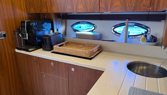 FAMIGLIA yacht for sale 18