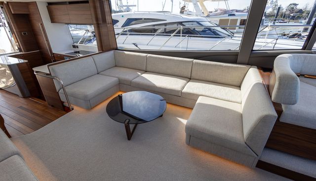 F65042 yacht for sale 2