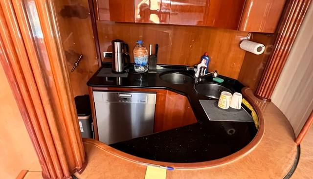 Oliveto yacht for sale 10