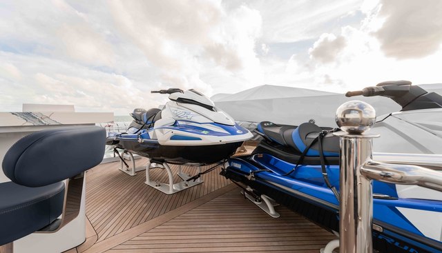 Summerdance yacht for sale 33