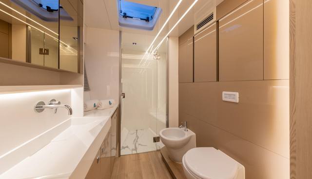 noname yacht for sale 33