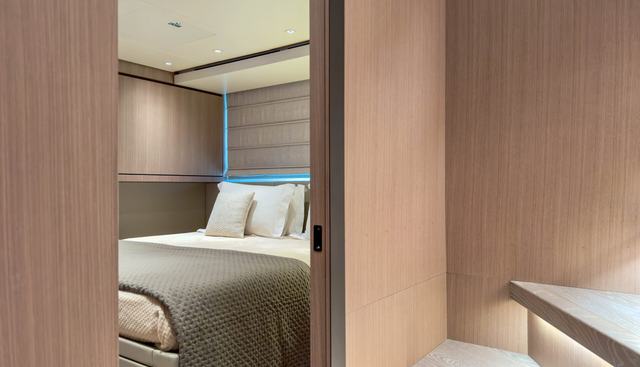 SL90A yacht for sale 50