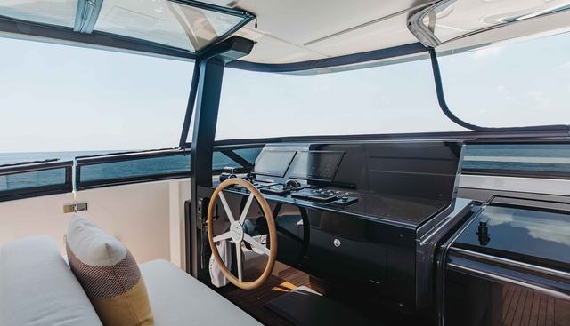 CHAMELEON yacht for sale 80