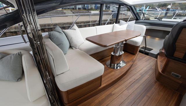V50943 yacht for sale 47