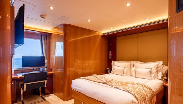 Mystique yacht for sale 34