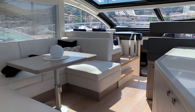 SUNSEEKER PREDATOR 50 yacht for sale 17