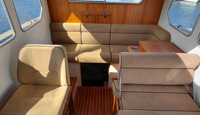 Razor crest yacht for sale 33