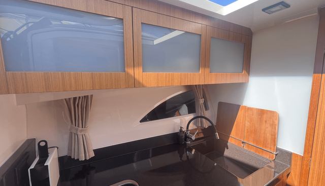 Maxima II yacht for sale 18