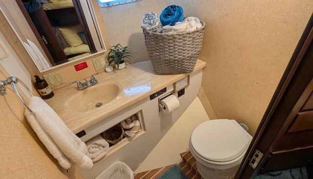 Mas Fina yacht for sale 25