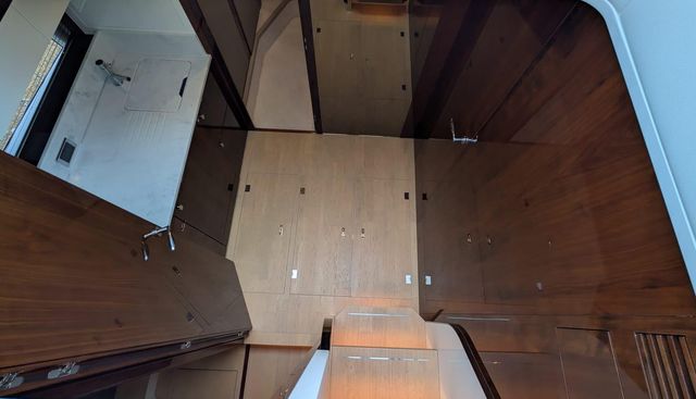 Tender Garage & Hi/Lo Swimplatform yacht for sale 77