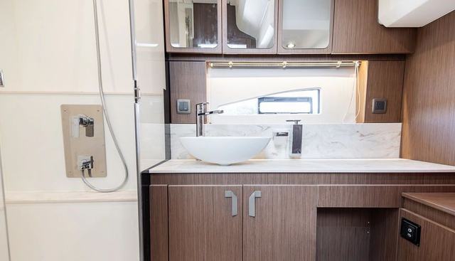 F4.9 yacht for sale 48