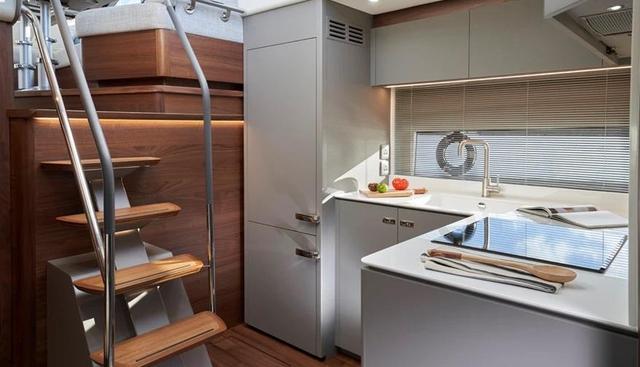 Sir Henry yacht for sale 27