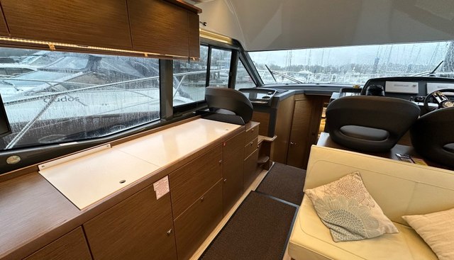 Mollie yacht for sale 17