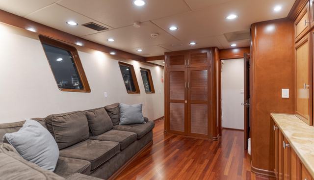 Huracan yacht for sale 27