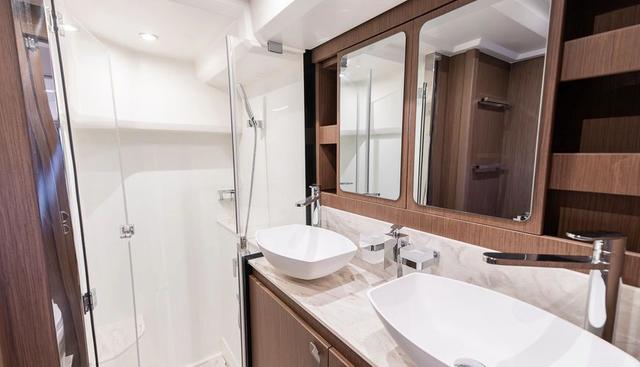 F4.9 yacht for sale 45